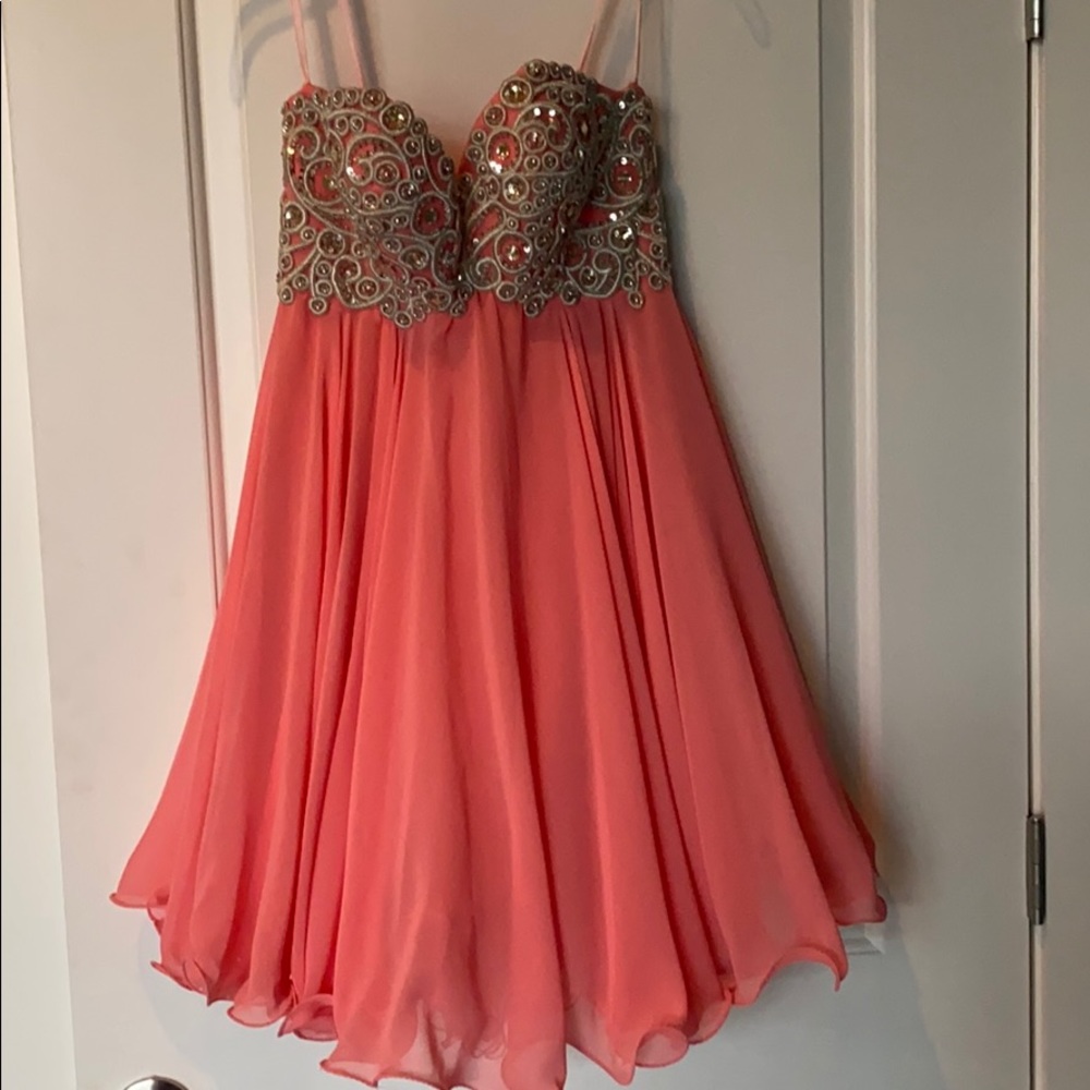 $80 Evenings by Allure Size 4 Strapless Dress